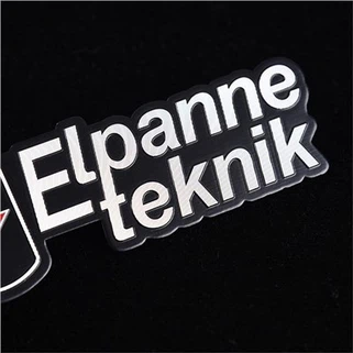 Металлические таблички с логотипом