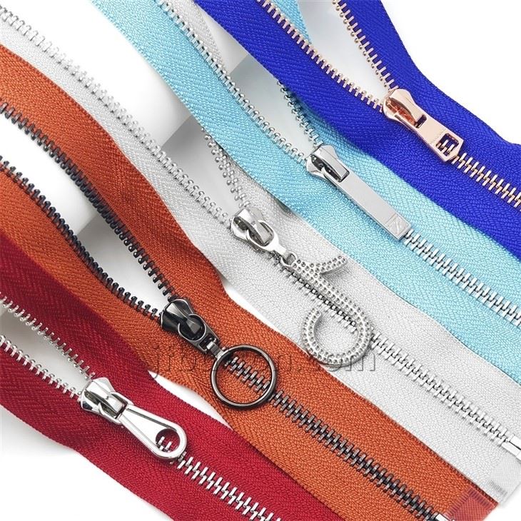 Metal Zipper With Ring Pull